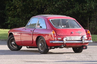 Lot 84 - 1967 MG B GT