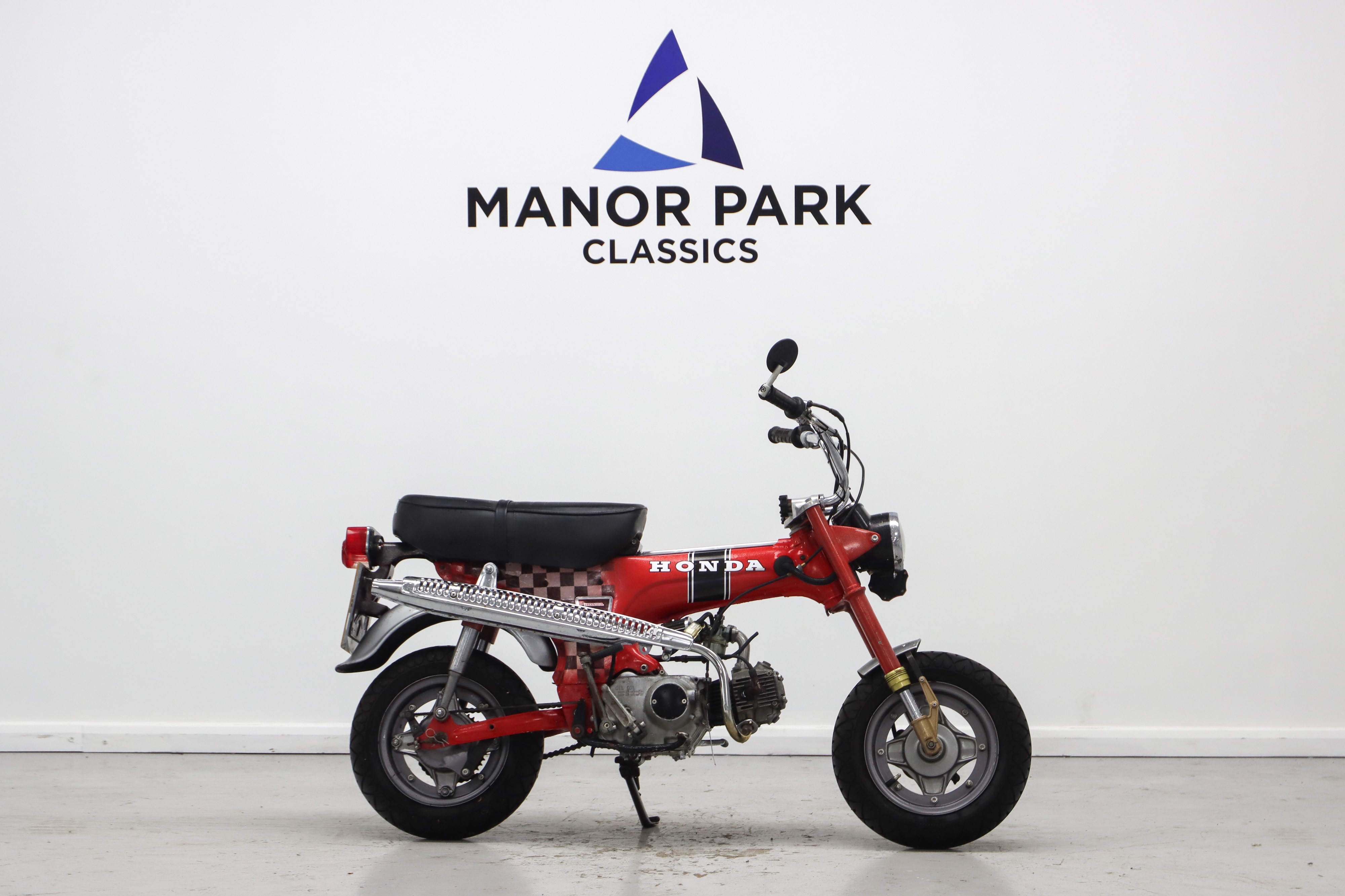 Honda Dax ST70 | happyoldiron