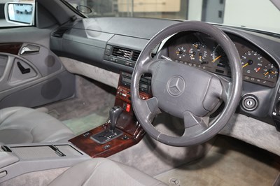 Lot 22 - 1996 Mercedes-Benz SL 280