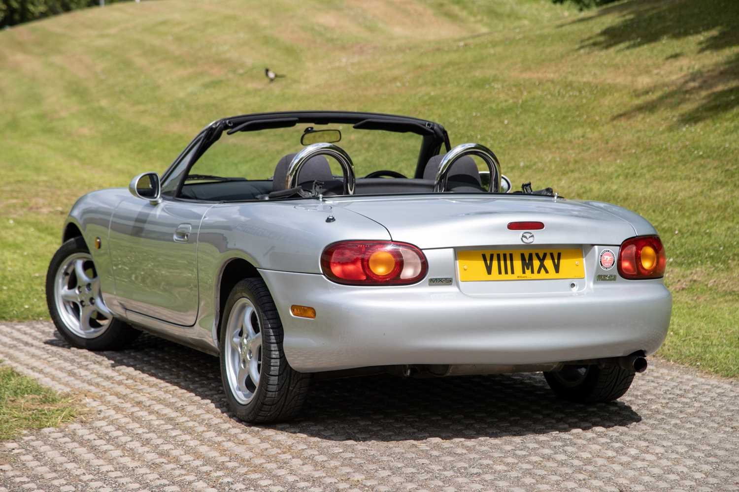 1999 Mazda Mx 5: Surprisingly Practical Classic Car? - 1015h9v