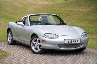 Lot 2 - 1999 Mazda MX-5