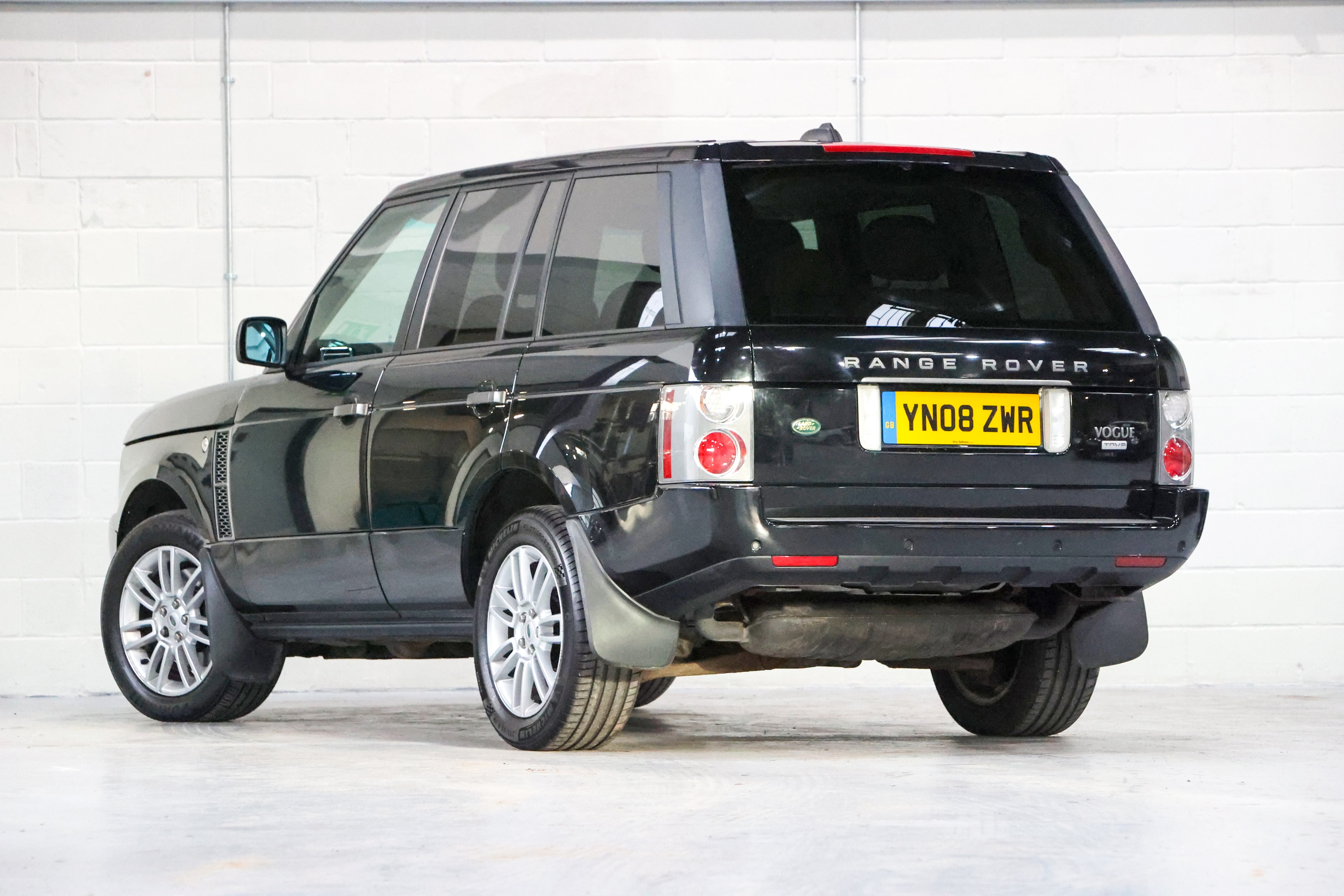 lot-72-2008-range-rover-vogue-3-6-tdv8