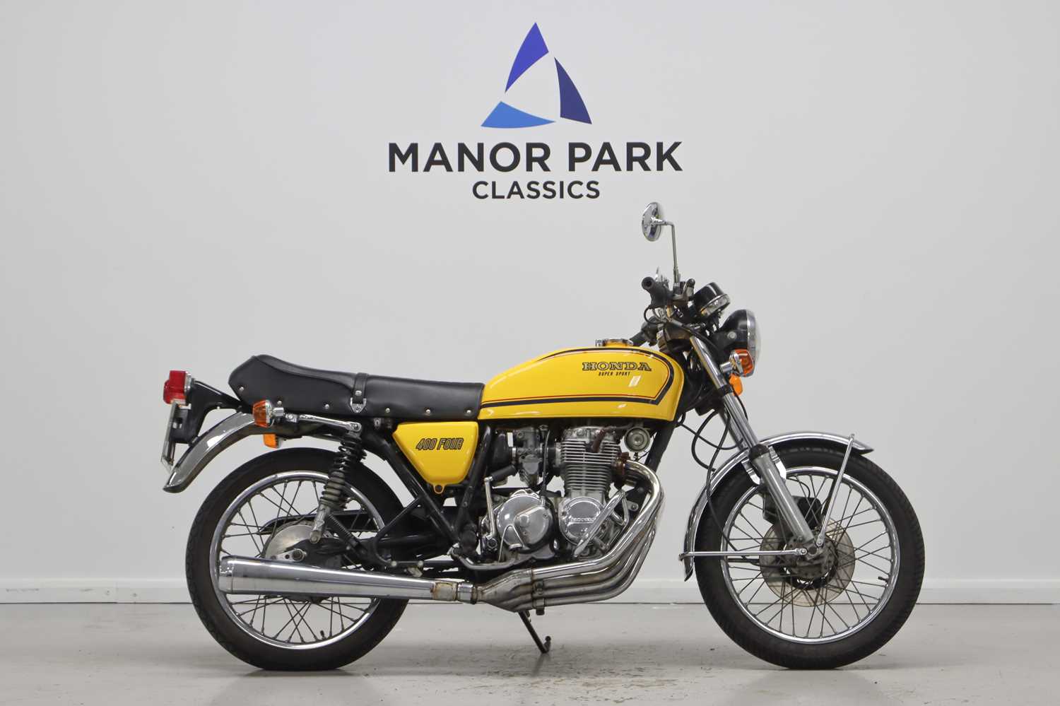 Lot 1977 Honda CB400F