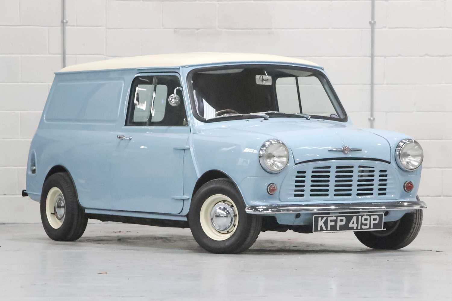 Lot 1975 Morris Mini 850 Van