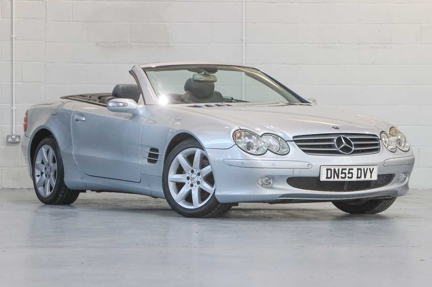 Lot 2005 Mercedes-Benz SL 350