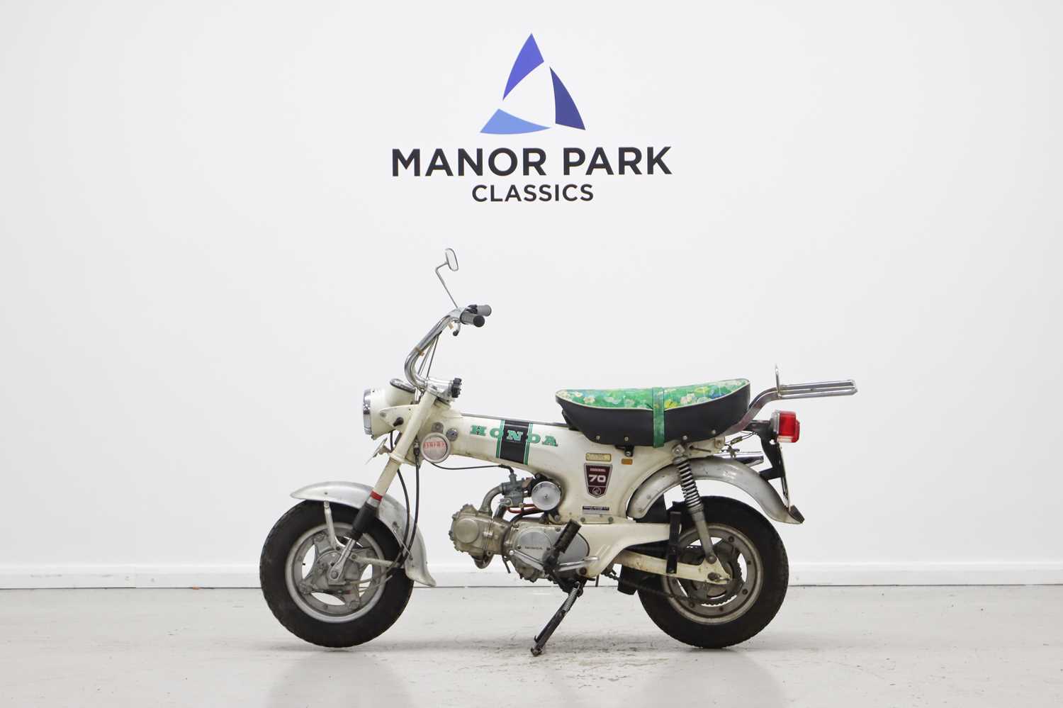 Lot 98 - 1975 Honda ST70 Lady Dax
