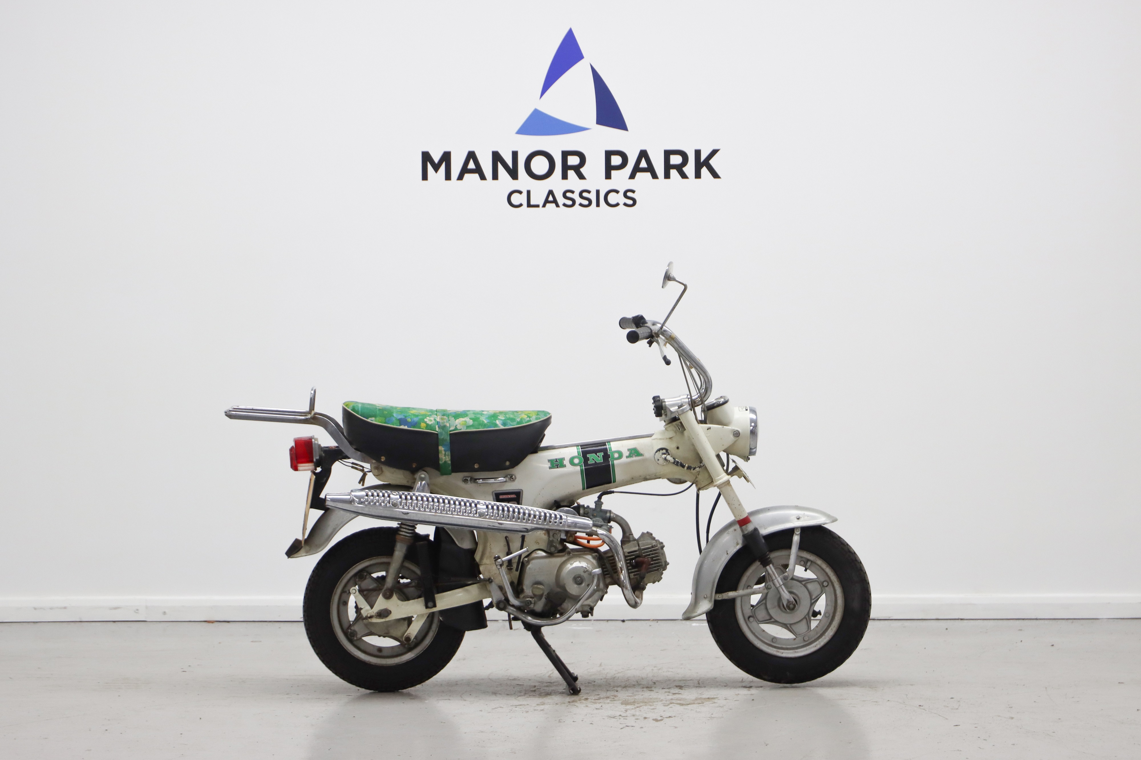 Honda Dax ST70 | happyoldiron