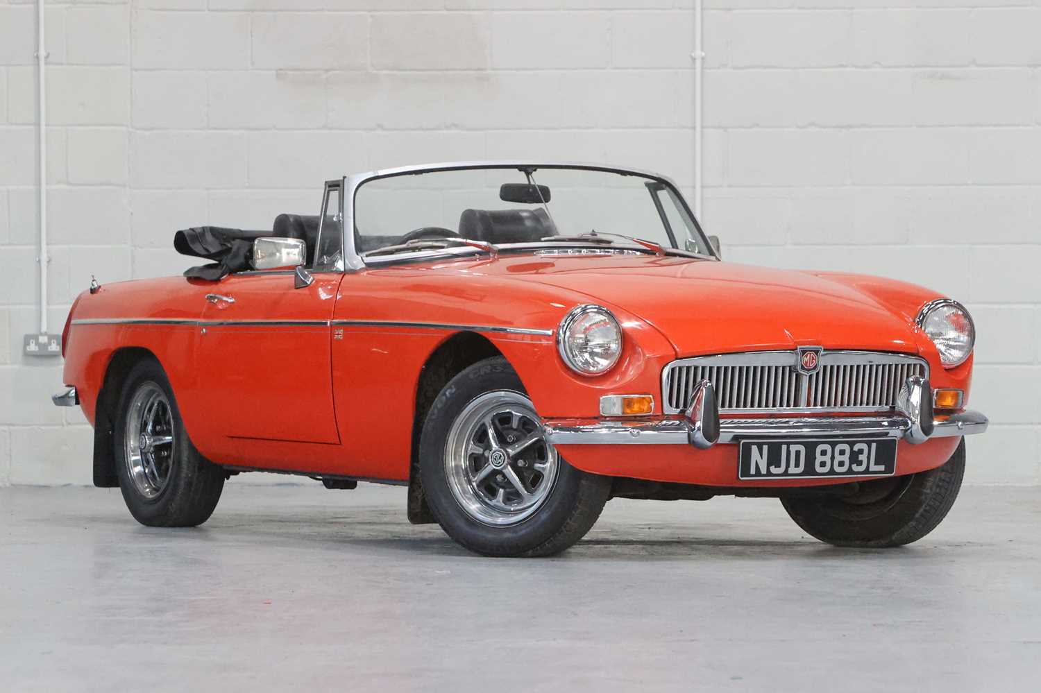 Lot 288 - 1972 MG B Roadster