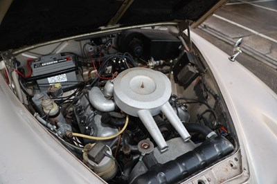 Lot 244 - 1967 Daimler V8-250