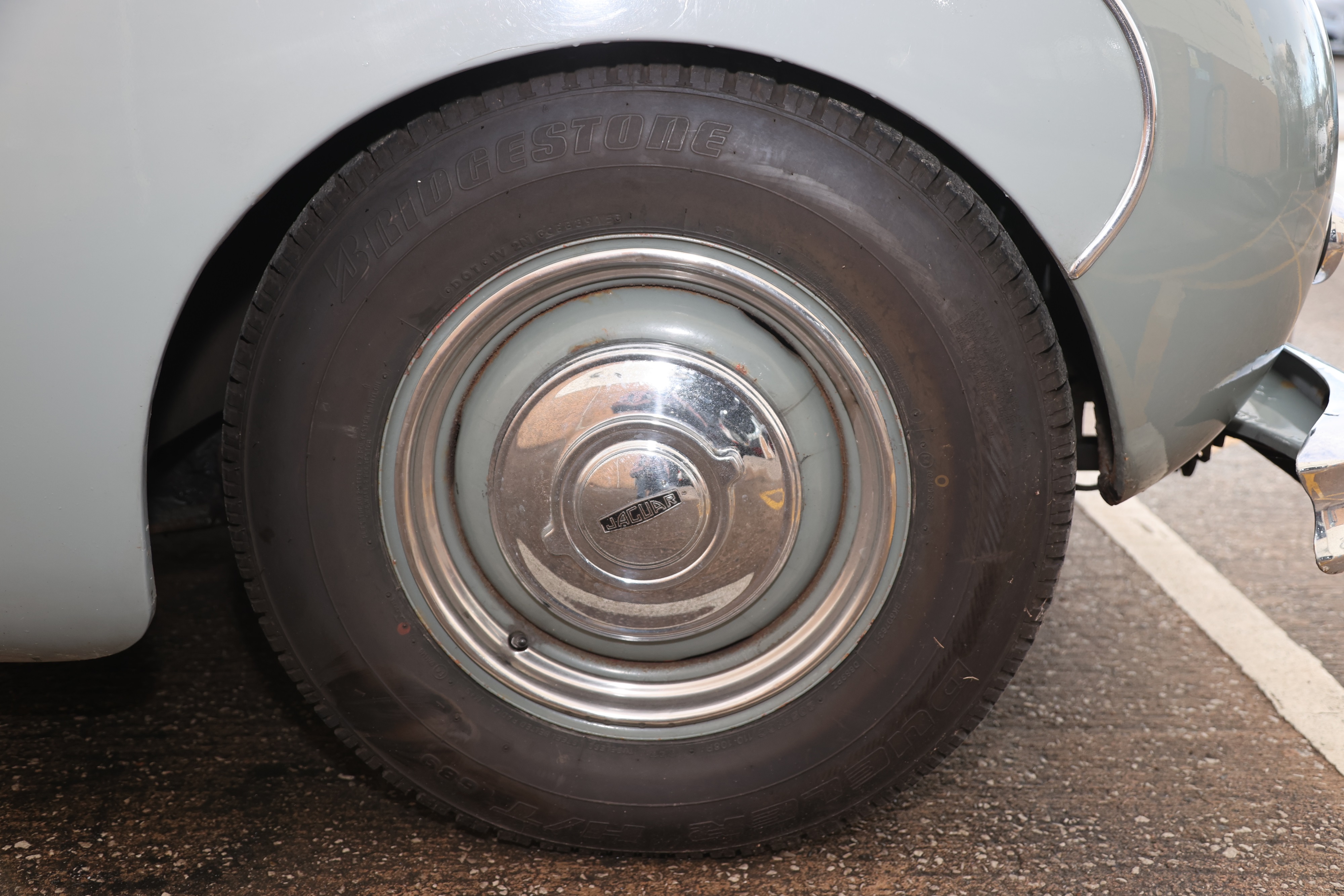 Imposing Looking Lot 259 - 1960 Jaguar MK IX