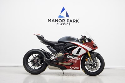 Lot 16 - 2024 Ducati Panigale V2 Superquadro Final Edition