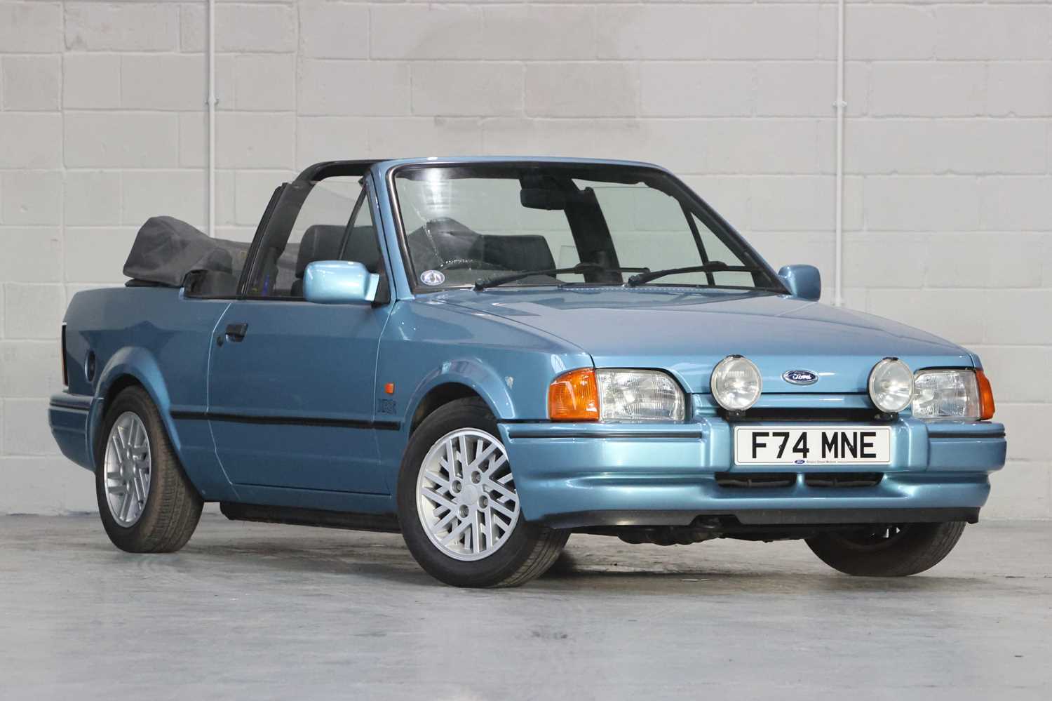 Lot 262 - 1989 Ford Escort XR3i Cabriolet