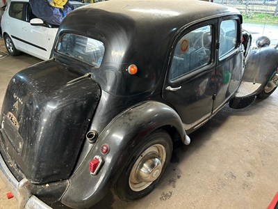 Lot 8 - 1955 Citroen Traction Avant Light 15 Saloon