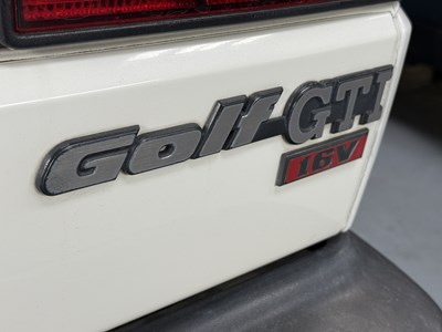 Lot 1990 Volkswagen Golf GTi 16v