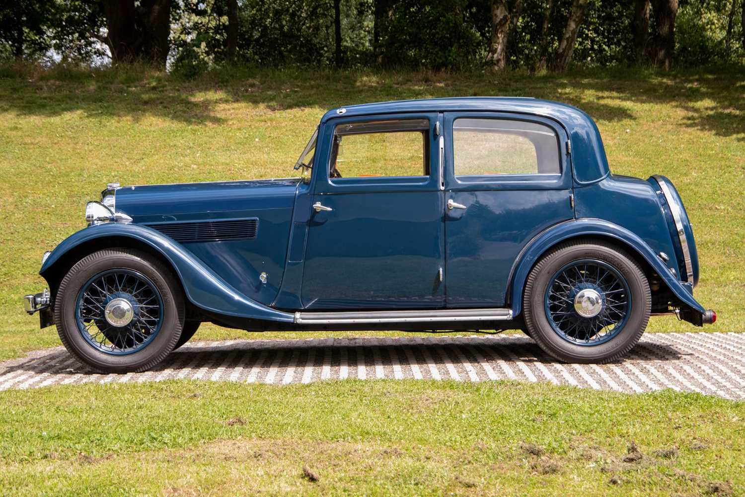 Lot 24 - 1935 Rover 12 Sportsman Saloon