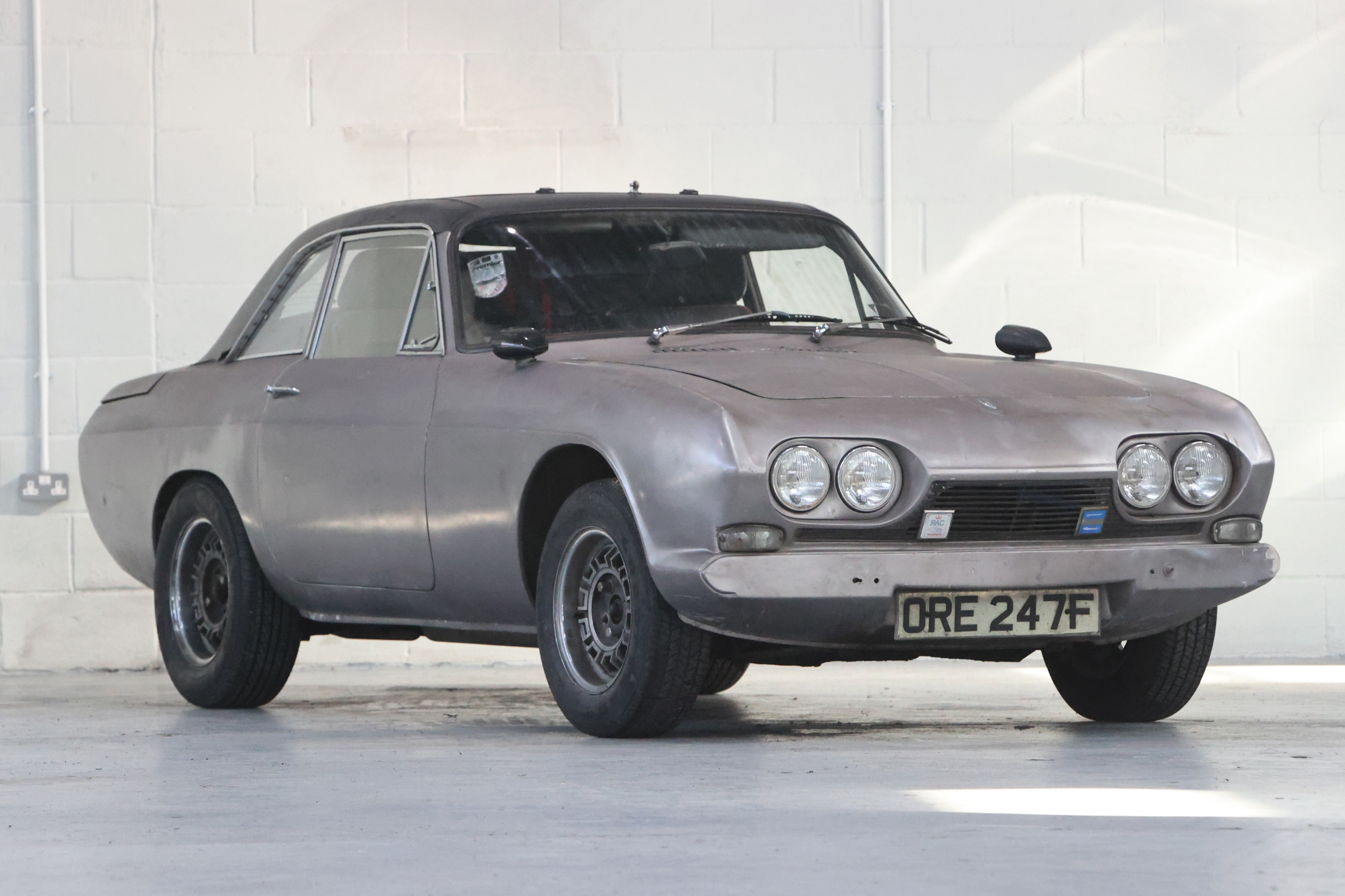 Lot 294 1968 Reliant Scimitar GT lot-294-1968-reliant-scimitar-gt