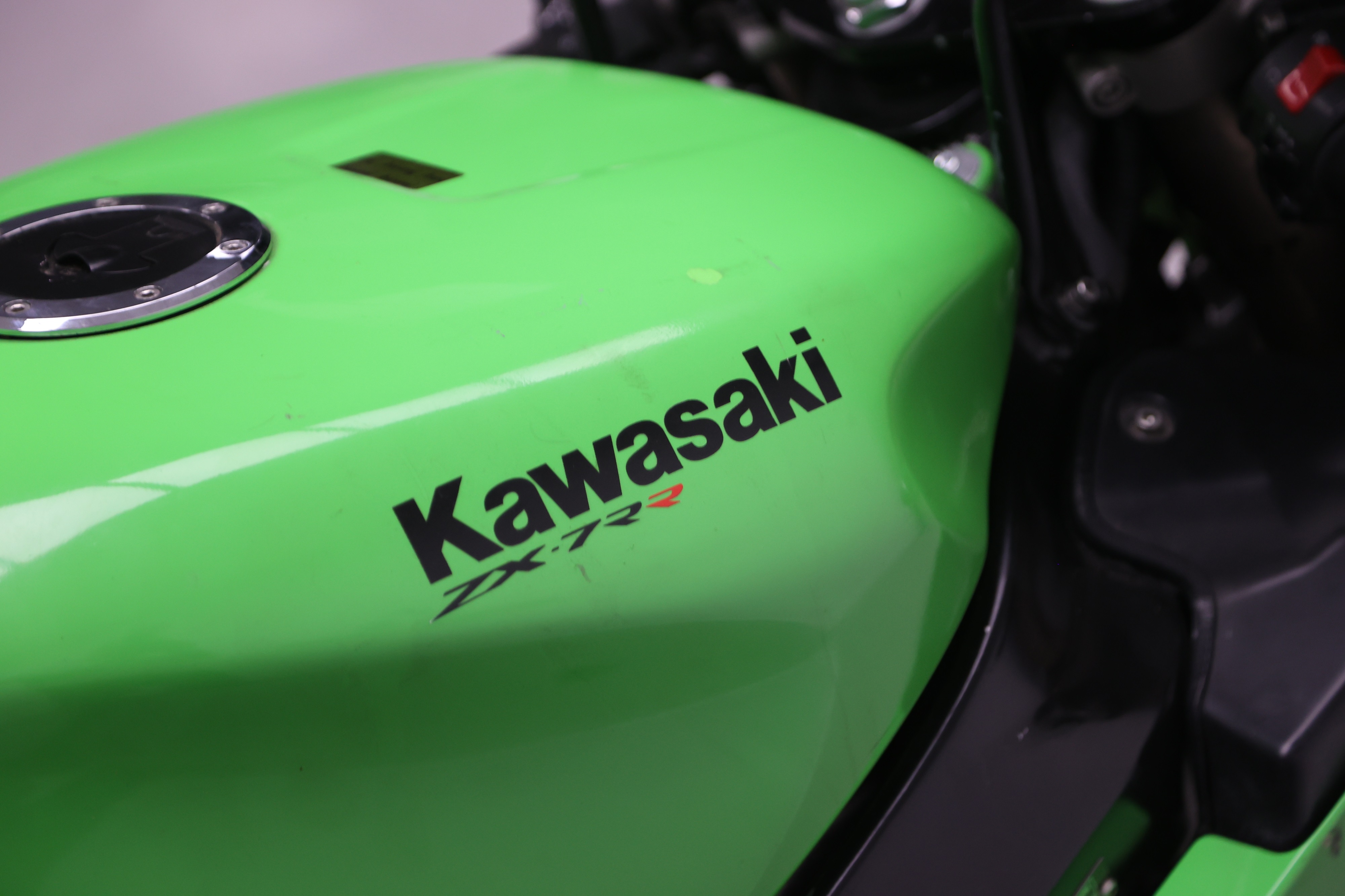 Lot 113 - 1998 Kawasaki ZX-7R Ninja
