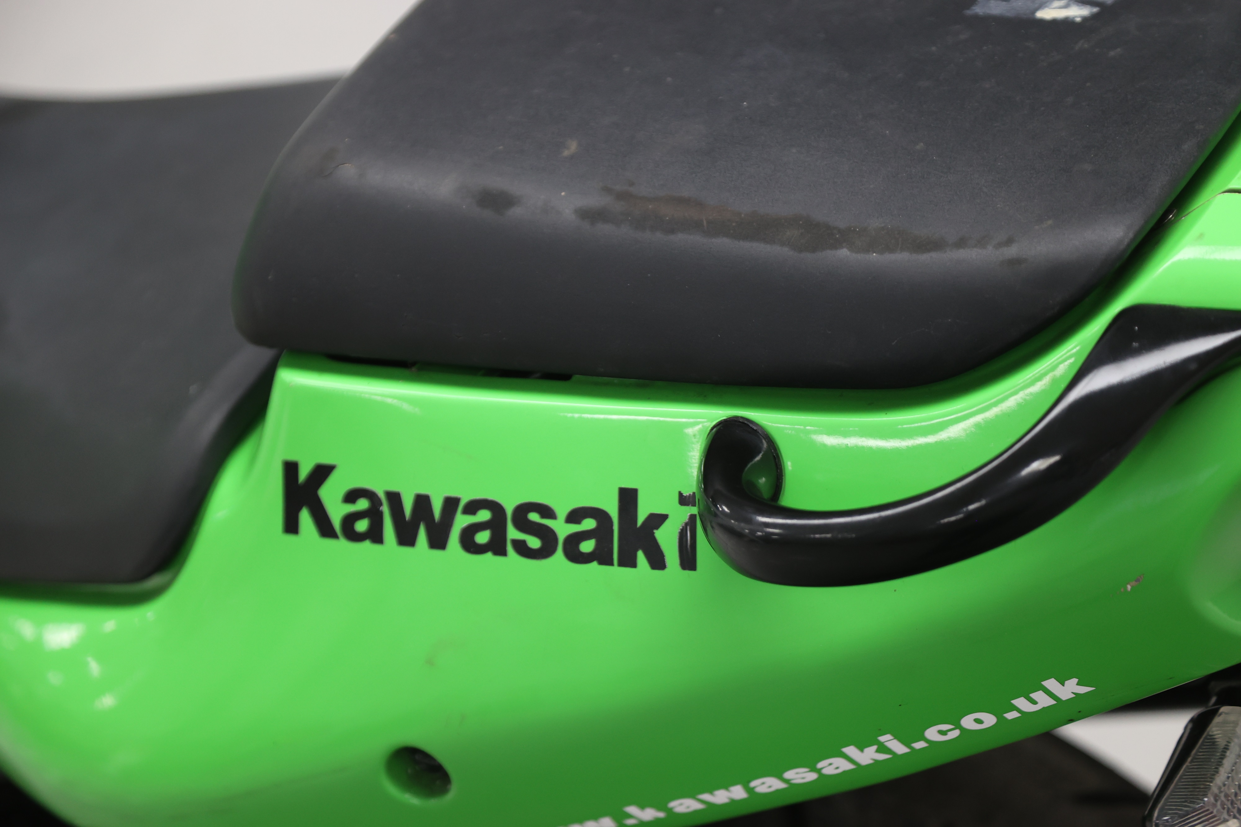 Lot 113 - 1998 Kawasaki ZX-7R Ninja