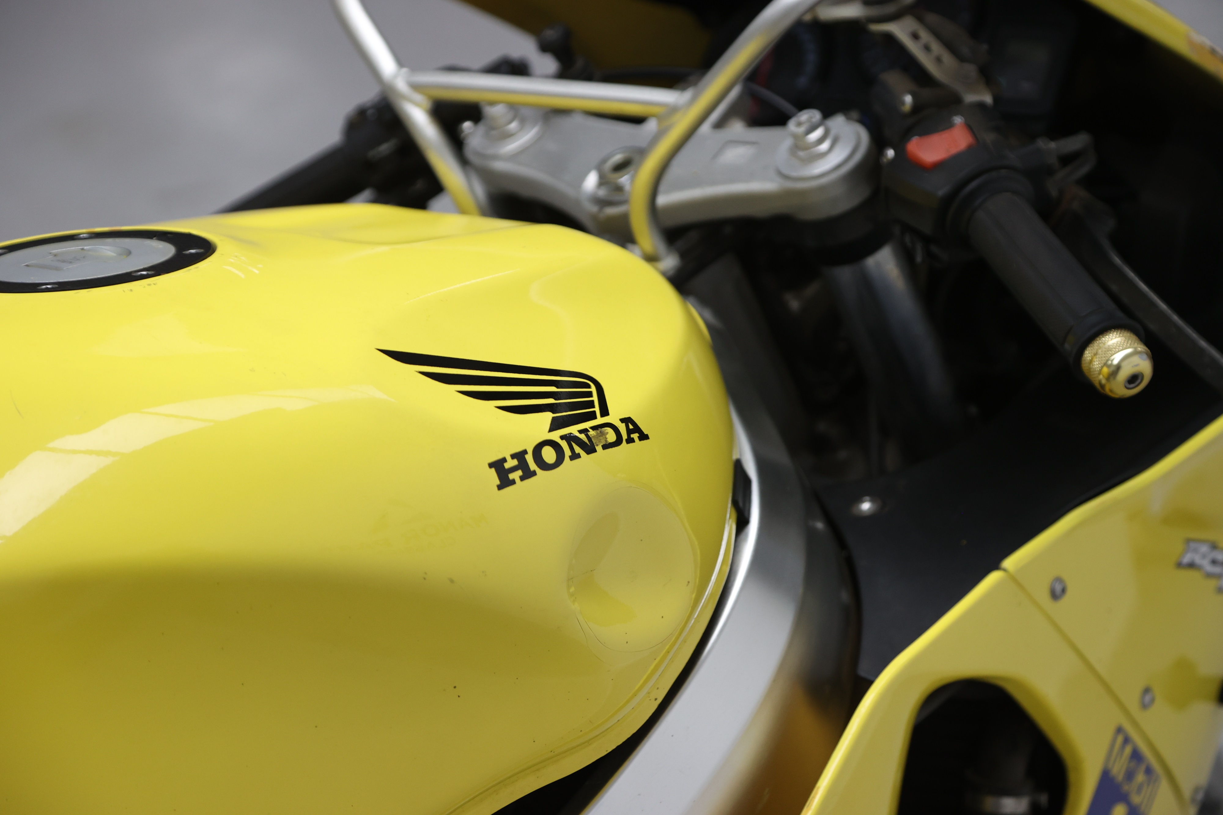 Lot 125 - 1998 Honda CBR900RR Fireblade