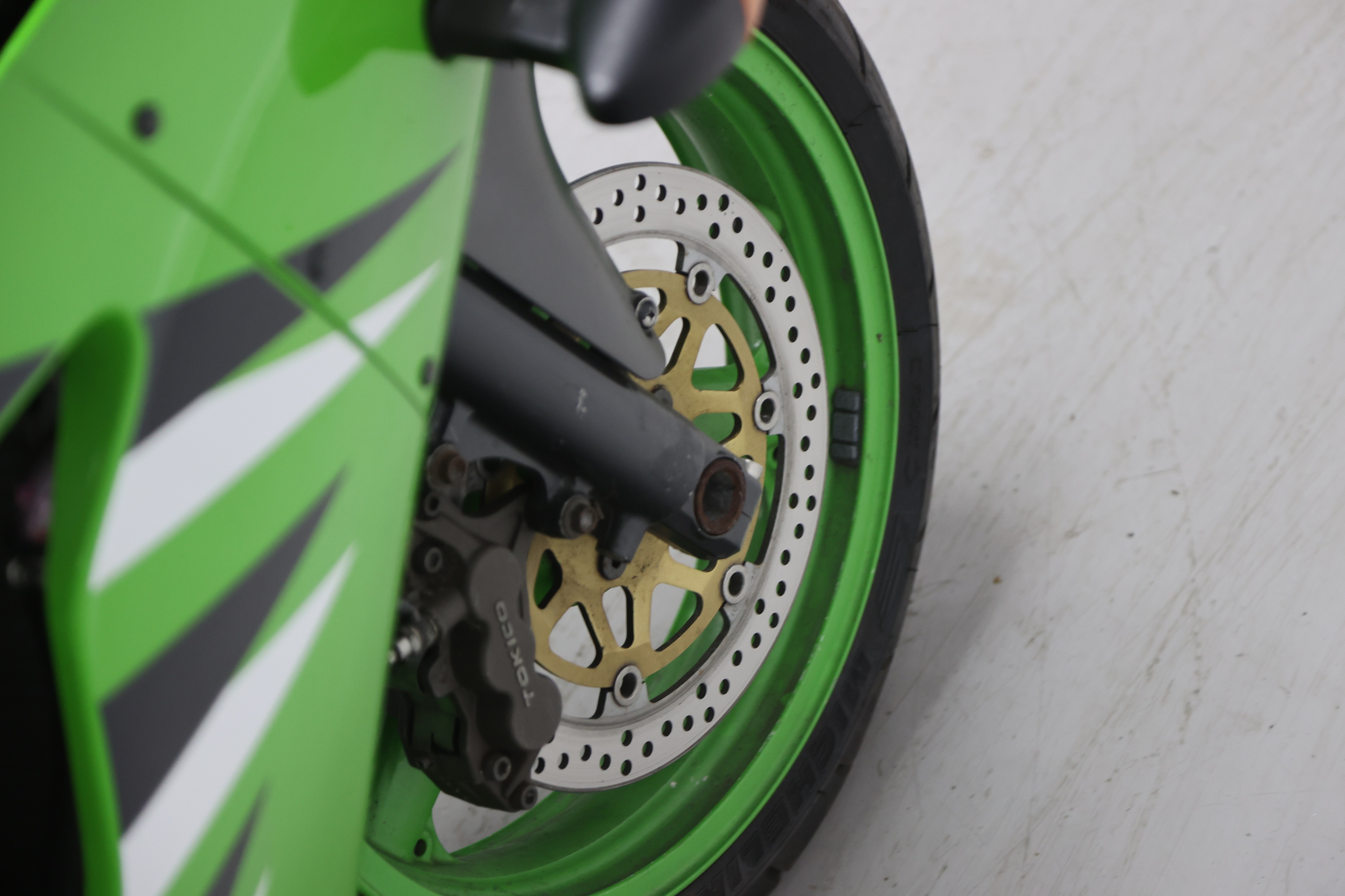 Lot 105 - 2001 Kawasaki ZX-6R Ninja