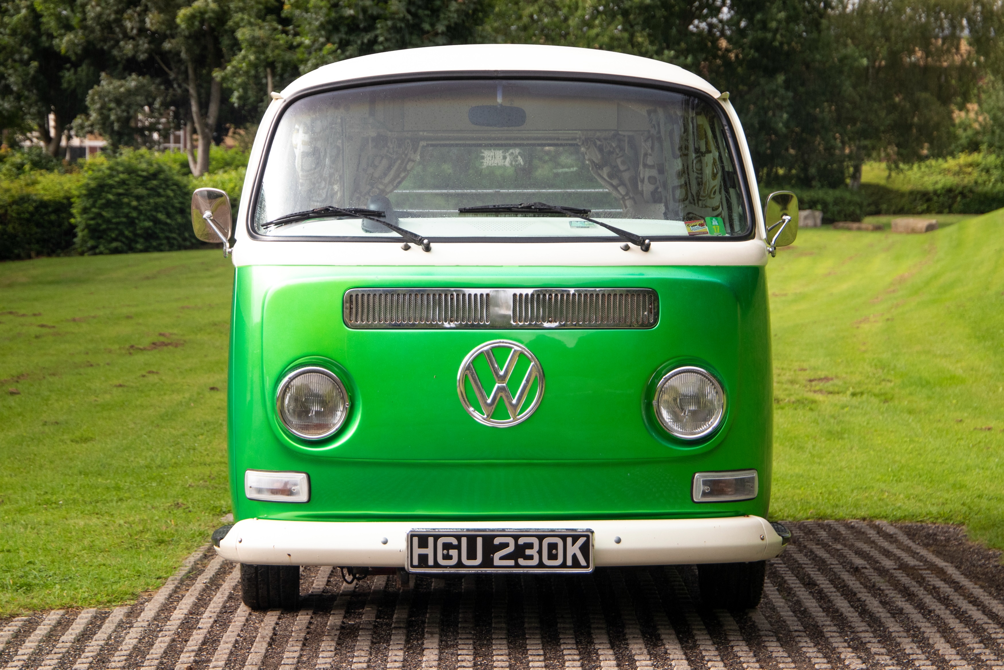 Lot 32 1972 Volkswagen Type 2 Bay Window Camper Van 