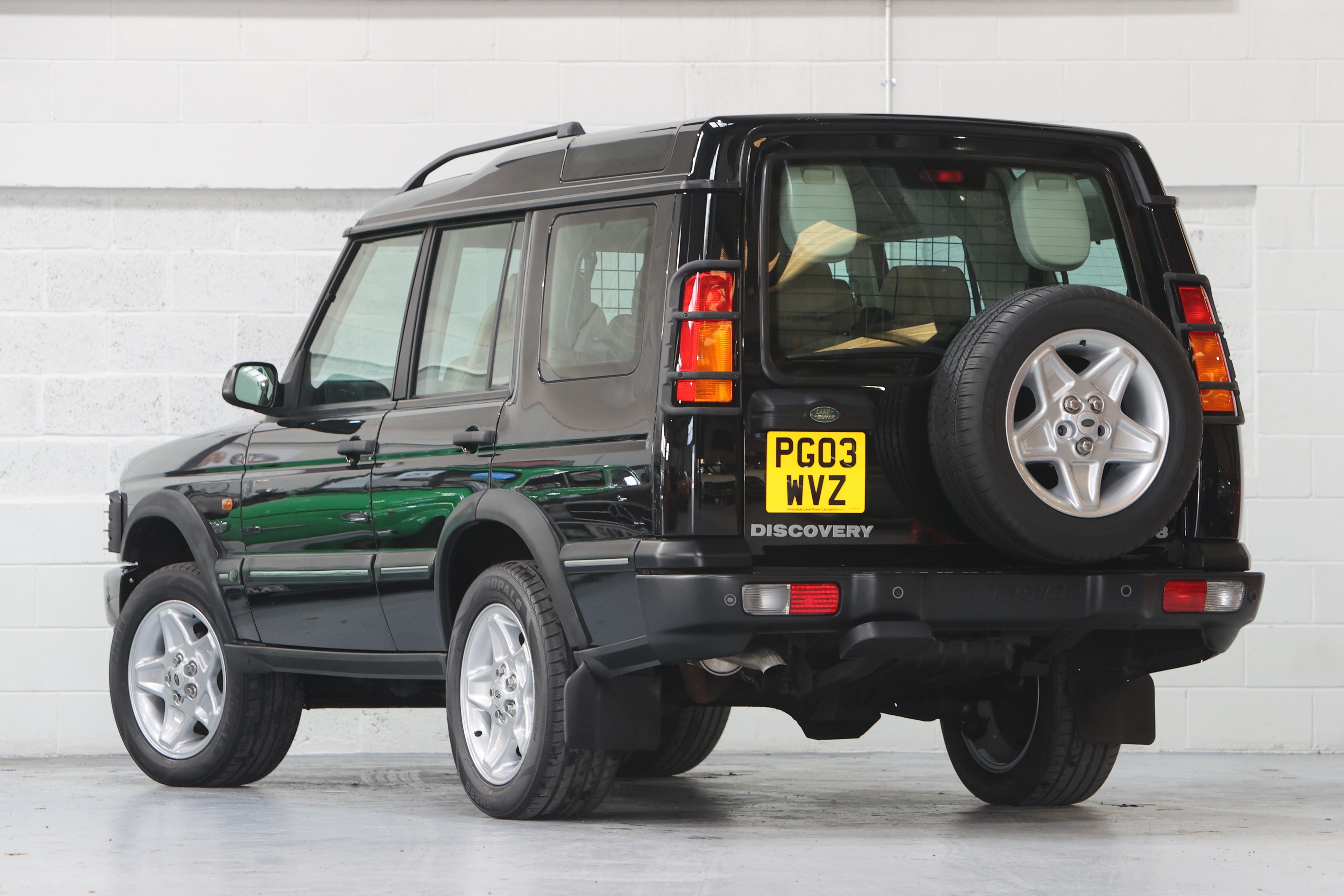 Lot 241 - 2003 Land Rover Discovery 4.0i V8 ES