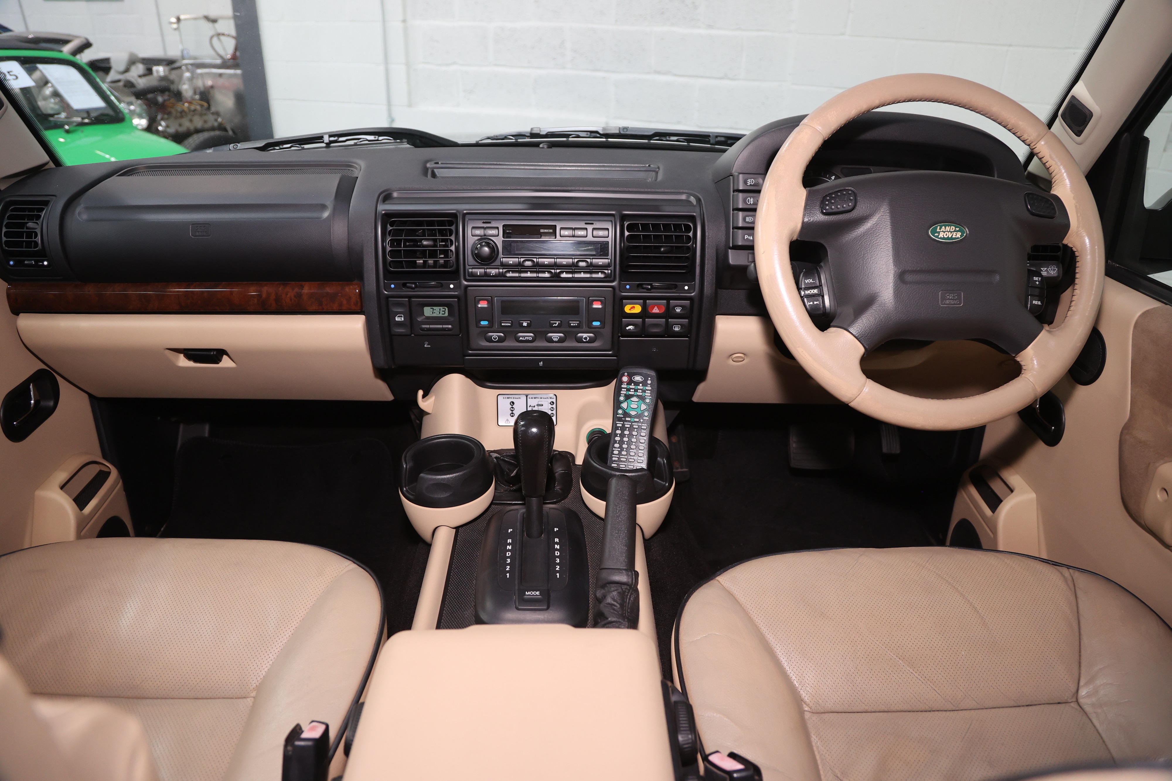 Lot 241 - 2003 Land Rover Discovery 4.0i V8 ES