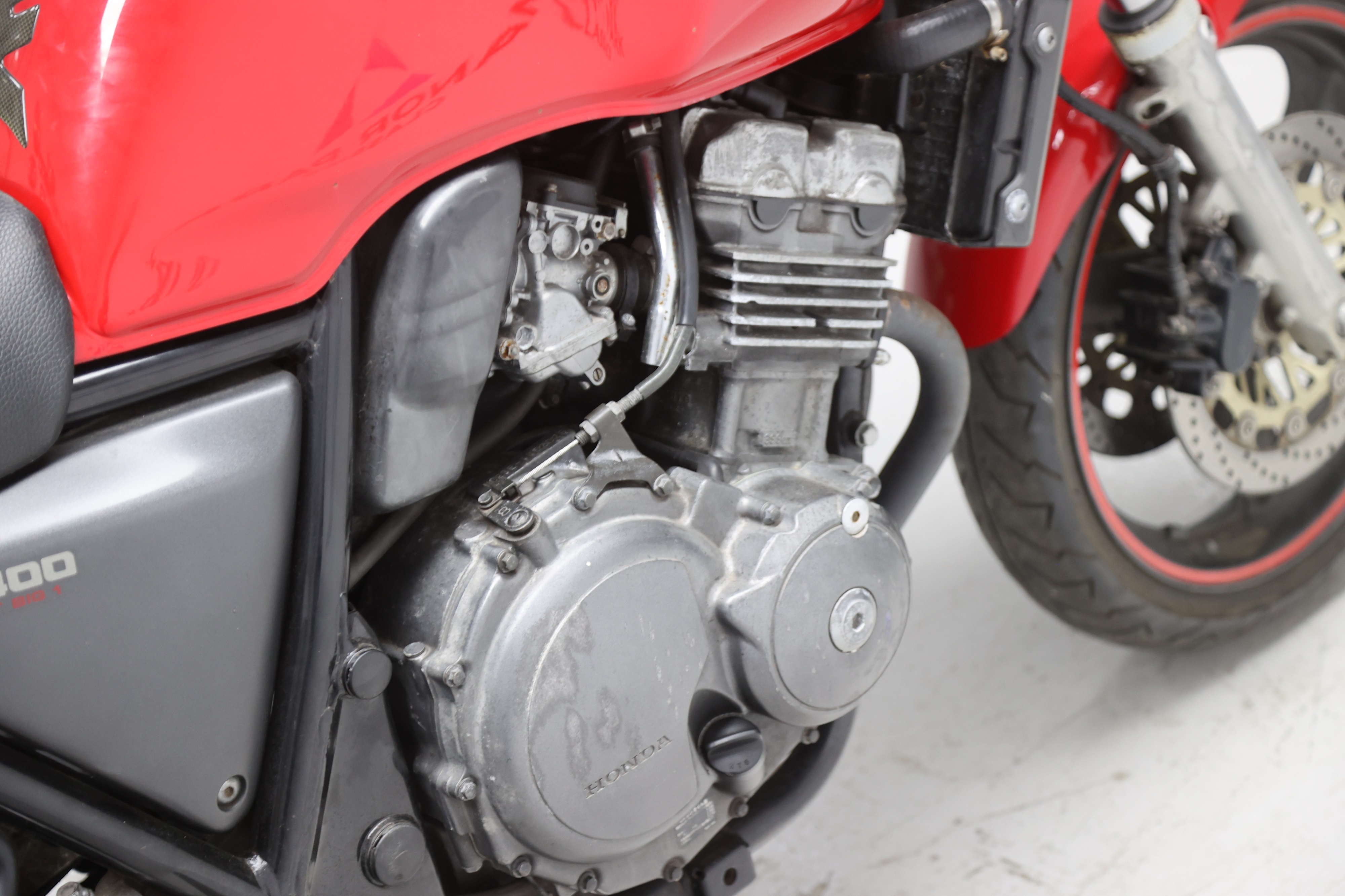 Lot 31 - 1997 Honda CB400SF