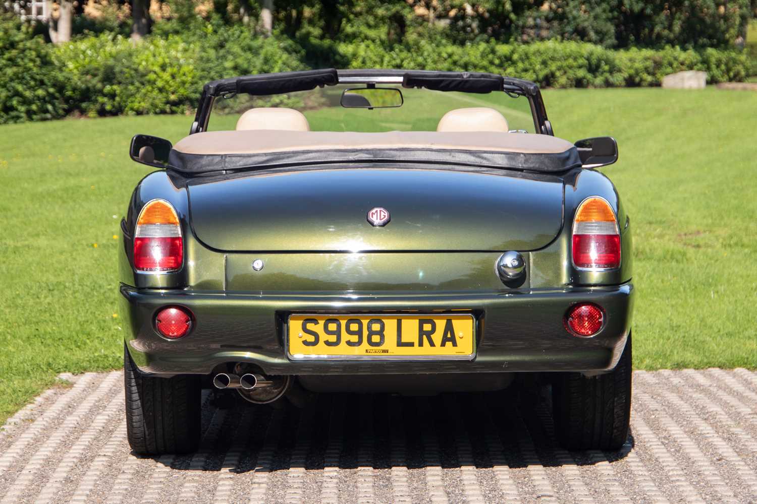 Lot 67 - 1998 MG R V8