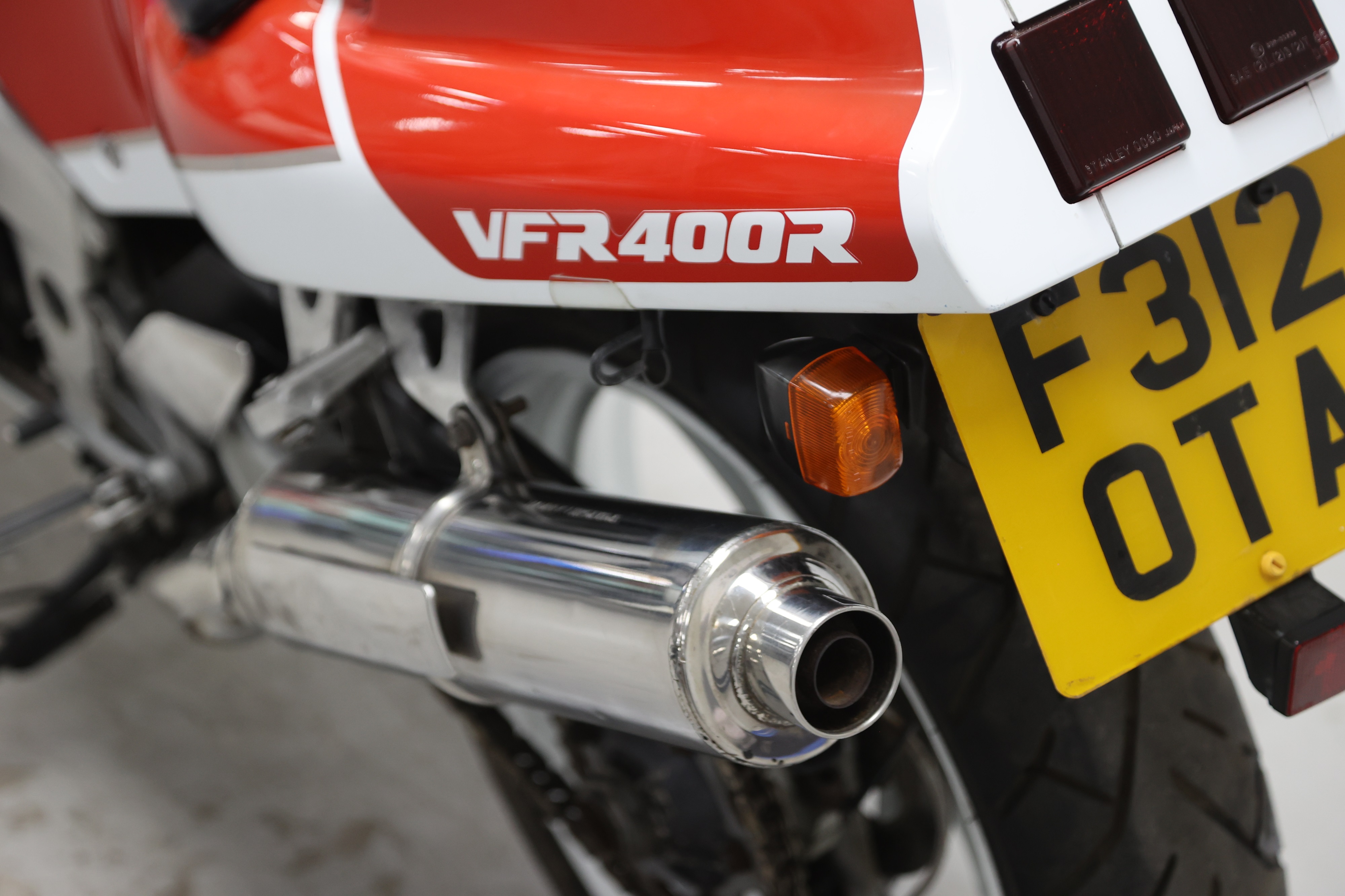 Lot 138 - 1989 Honda VFR400 RIII