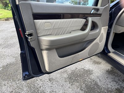 Lot 11 - 1998 Mercedes S320