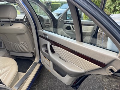 Lot 11 - 1998 Mercedes S320
