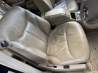 Lot 11 - 1998 Mercedes S320