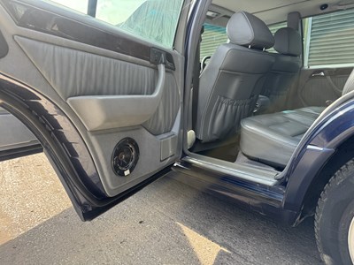 Lot 25 - 1994 Mercedes-Benz E320 7-Seater Estate