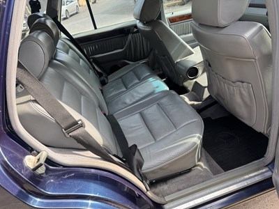 Lot 25 - 1994 Mercedes-Benz E320 7-Seater Estate