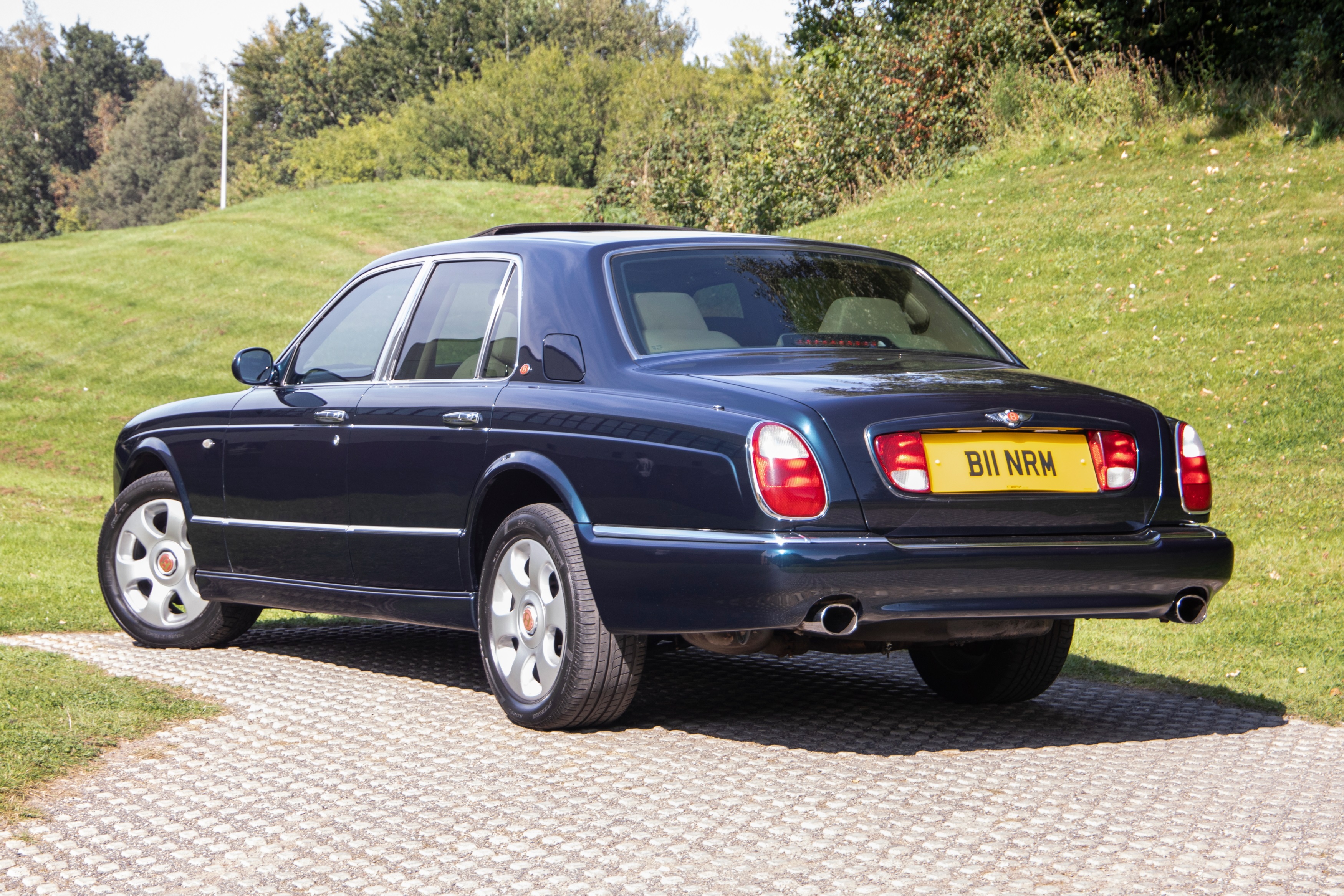 Lot 5 - 1999 Bentley Arnage Green Label