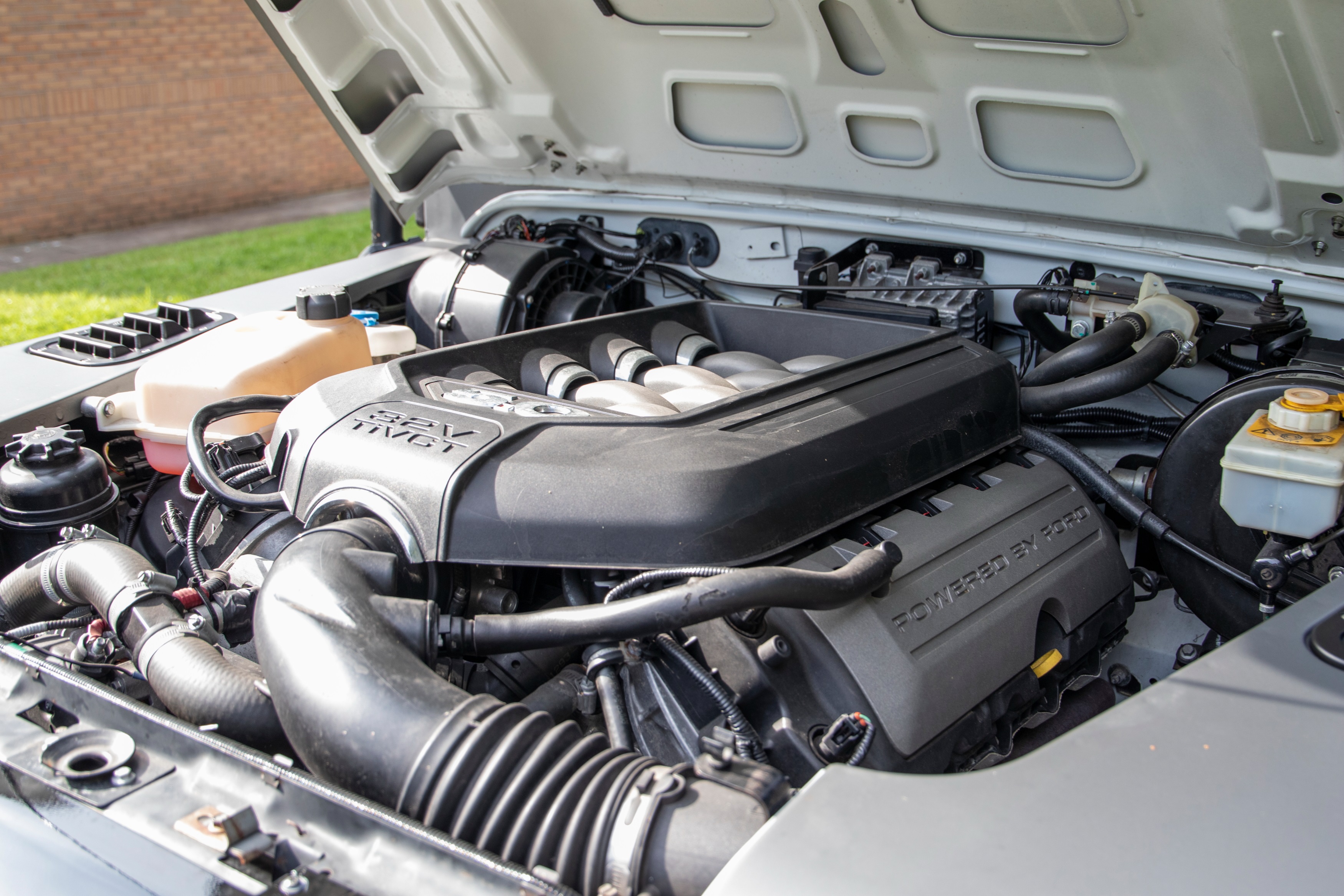 Defender 5l Engine Lot 70 - 2012 Land Rover Defender 110 5.0 V8