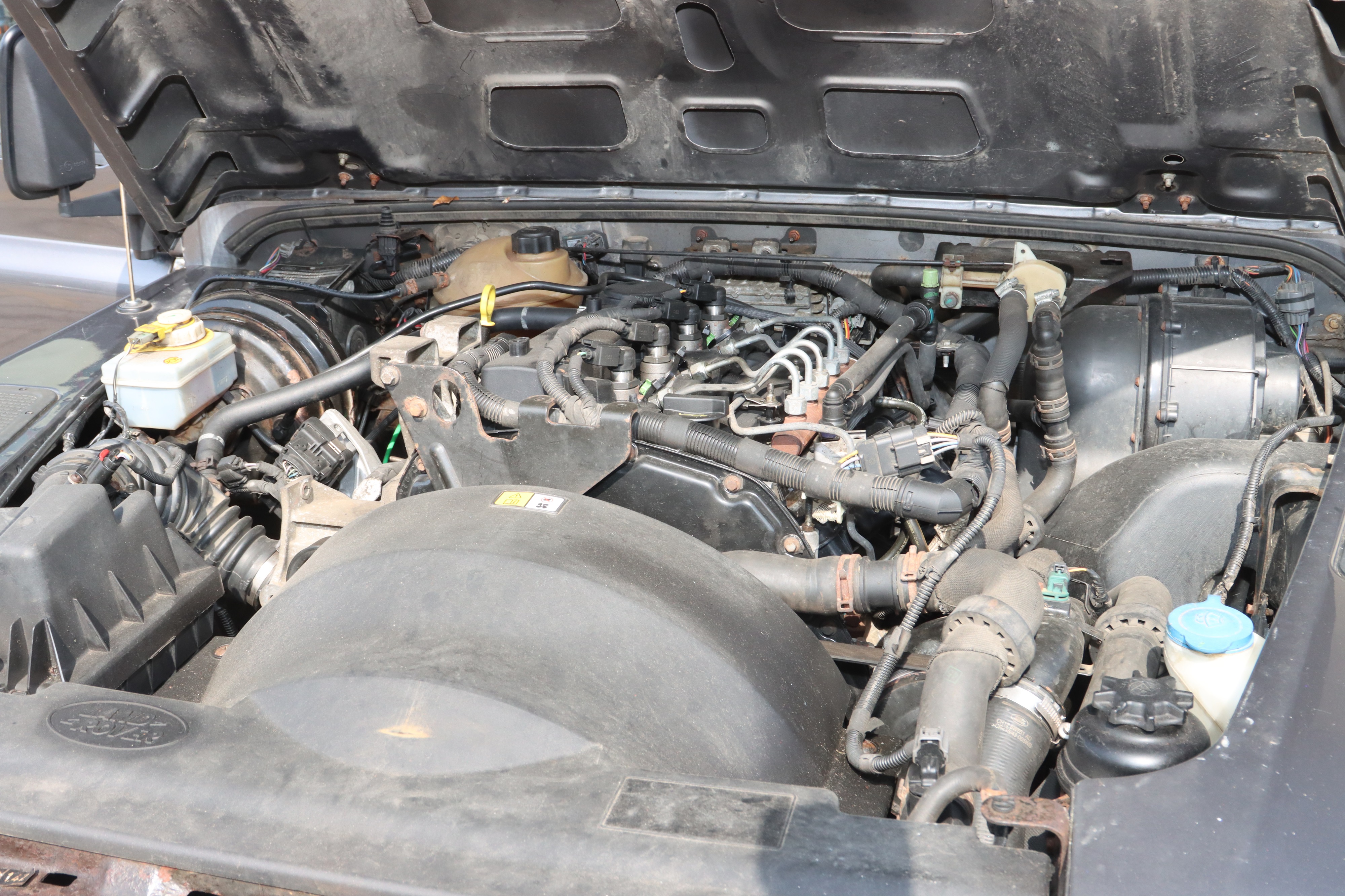 Land Rover Defender Ford Engine Lot 284 - 2016 Land Rover Defender 110 TD Double Cab