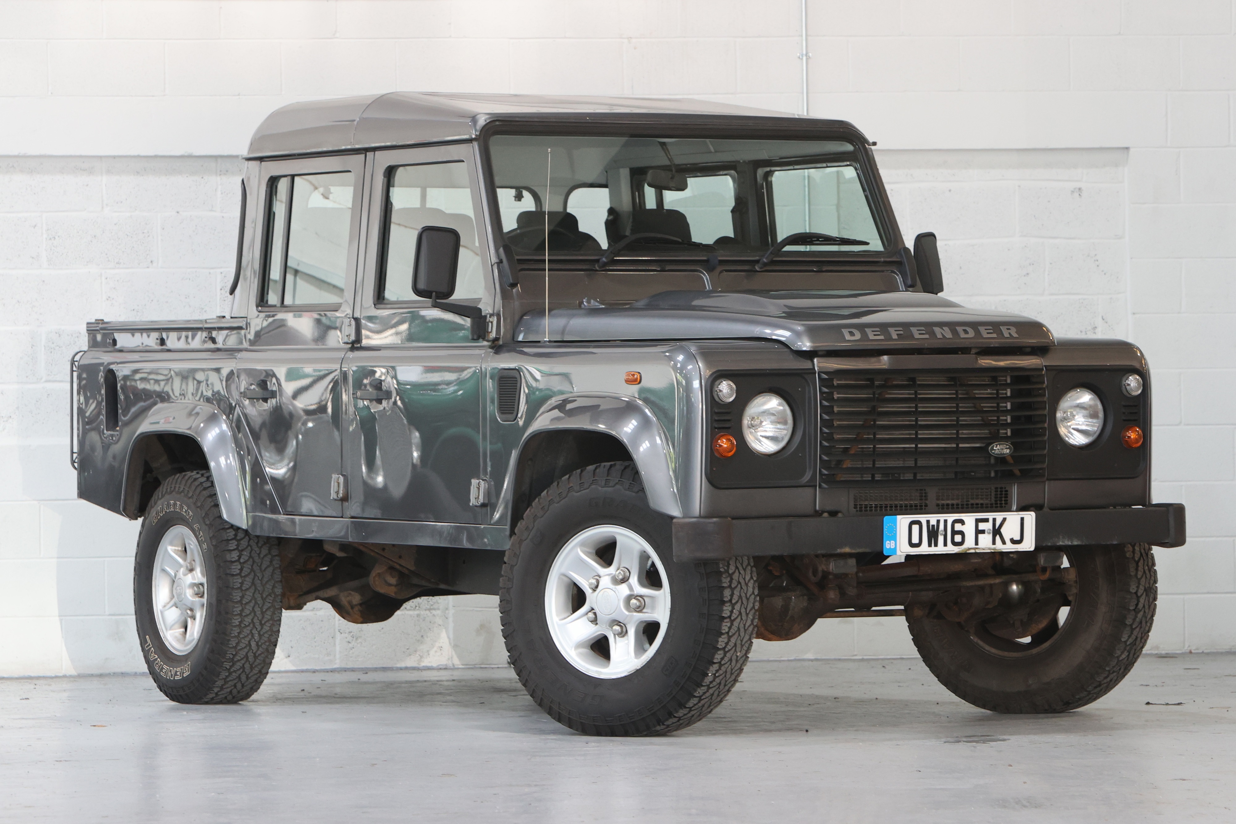 Lot 284 - 2016 Land Rover Defender 110 TD Double Cab