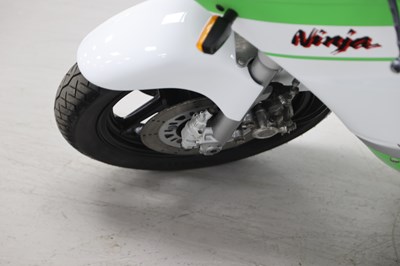 Lot 87 - 1986 Kawasaki GPZ400R