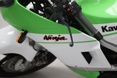 Lot 87 - 1986 Kawasaki GPZ400R