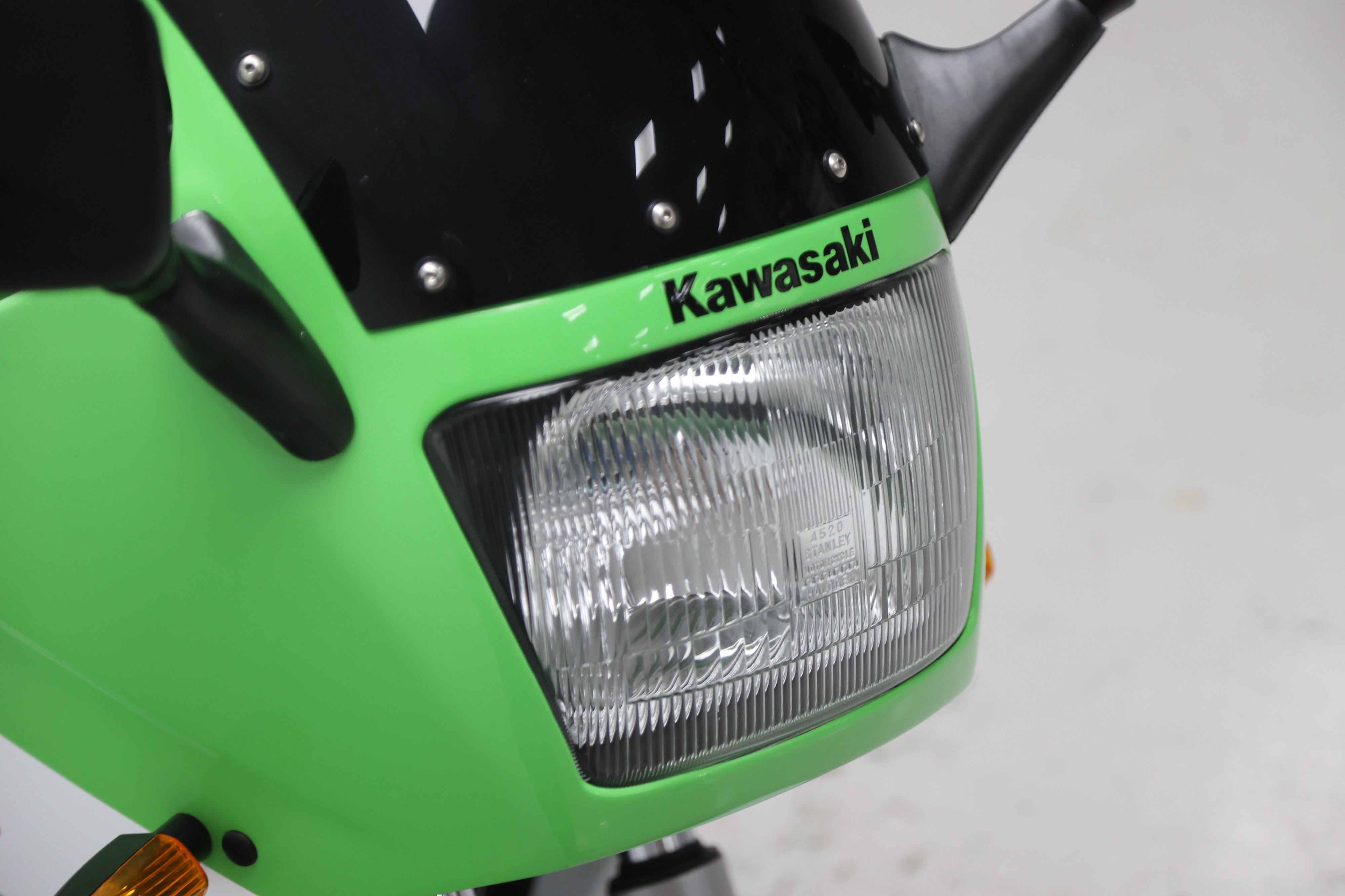 Lot 87 - 1986 Kawasaki GPZ400R