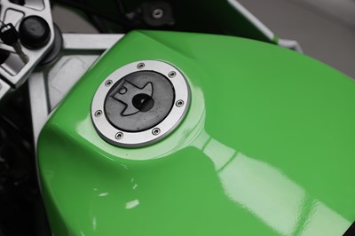 Lot 87 - 1986 Kawasaki GPZ400R
