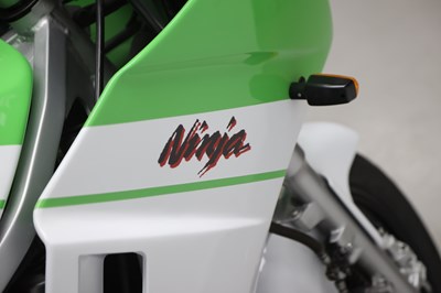 Lot 87 - 1986 Kawasaki GPZ400R