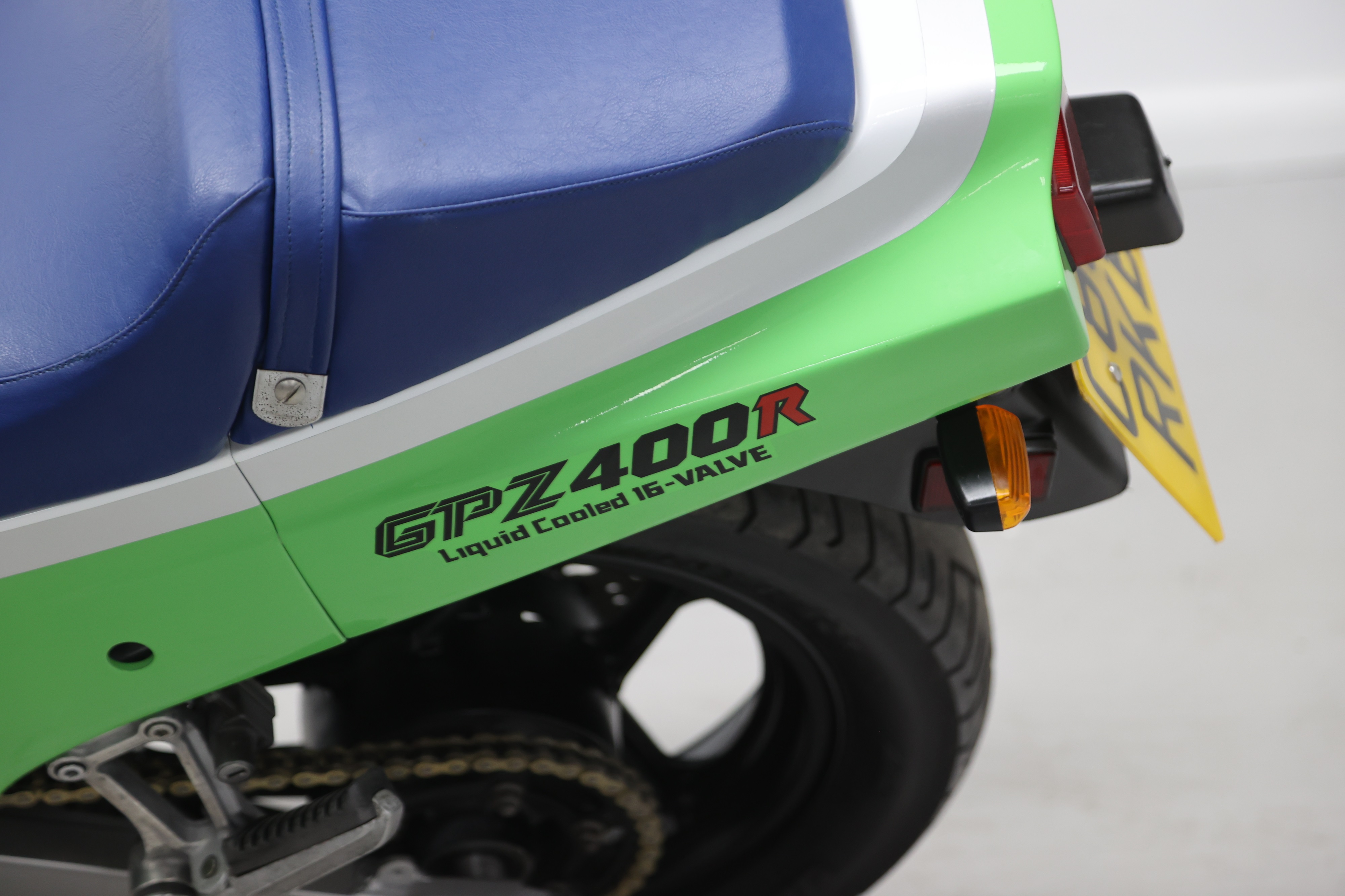 Lot 87 - 1986 Kawasaki GPZ400R