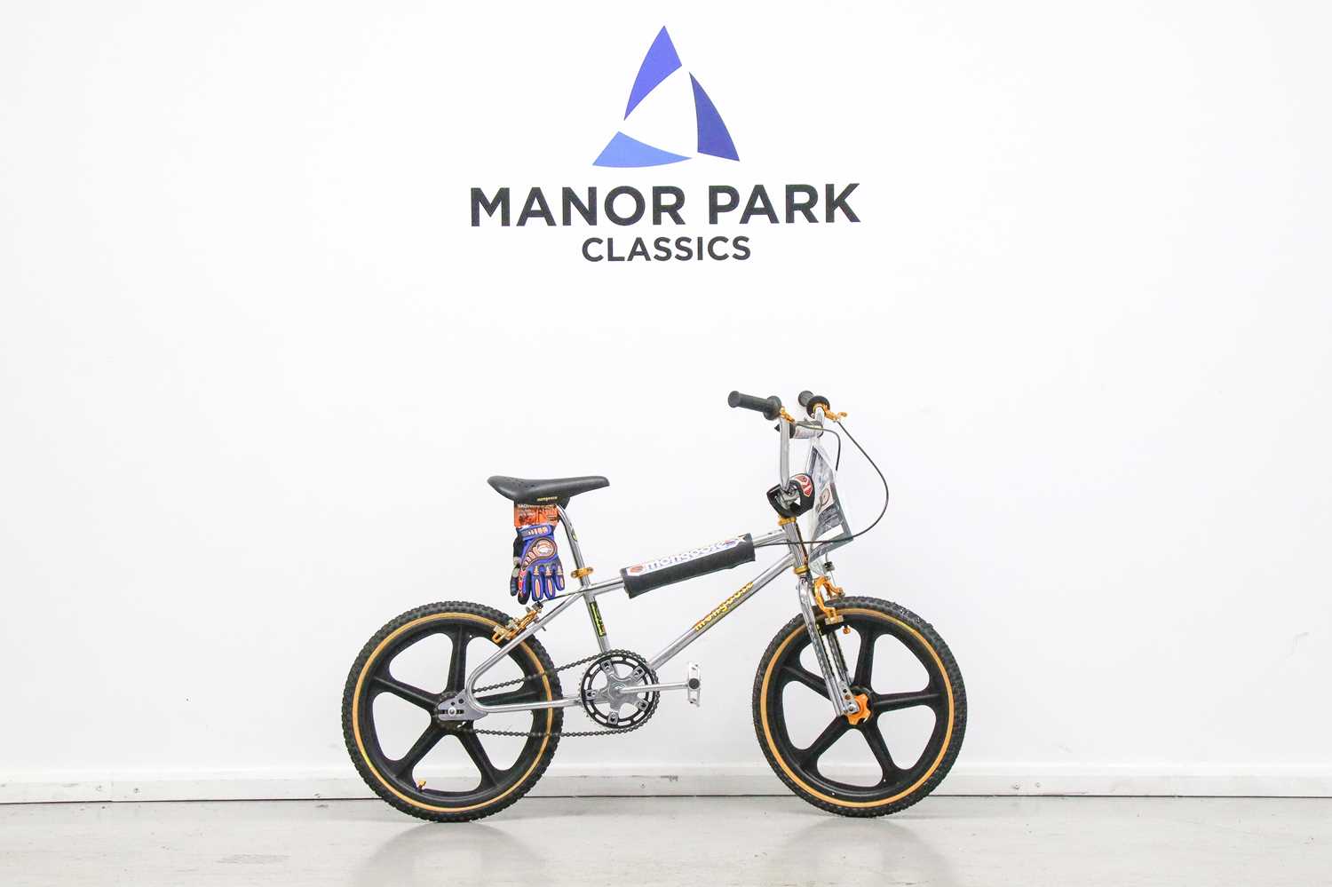 Lot 12 1983 Mongoose Californian