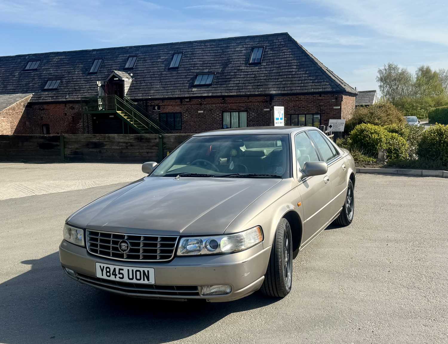 Lot 44 - 2001 Cadillac Seville STS V8