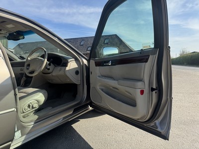 Lot 44 - 2001 Cadillac Seville STS V8