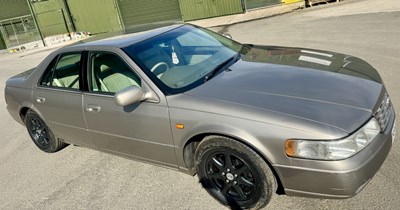 Lot 44 - 2001 Cadillac Seville STS V8