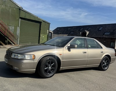 Lot 44 - 2001 Cadillac Seville STS V8